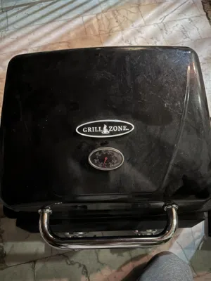 قريل غاز Grill Zone بحالة ممتازة جدًا واستعمال خفيف
