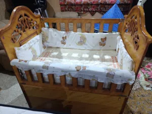 سرير اطفال