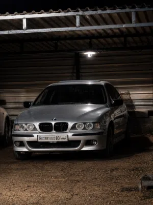 BMW e39 540 للبيع خالية من العيوب