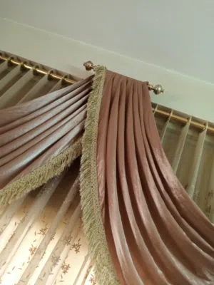 للبيع ستائر