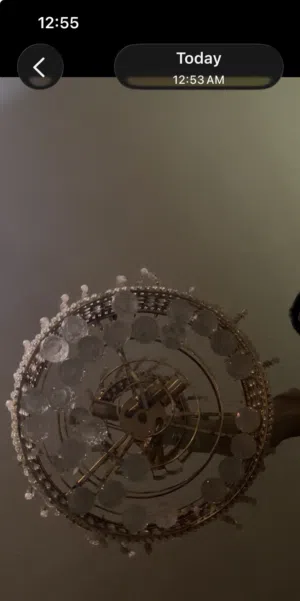 ثريات للبيع