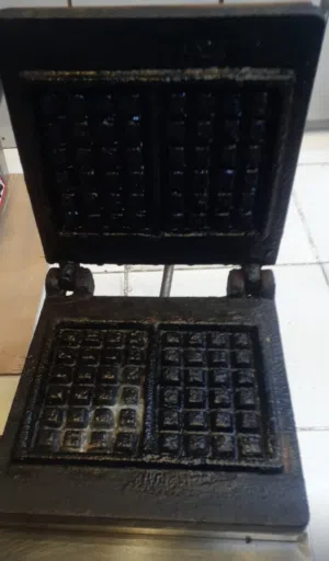 جهاز وافل بحاله جيده