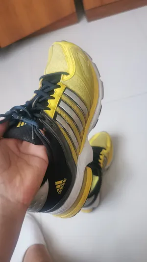 Casual Shoes . Adidas . 42 . Used4