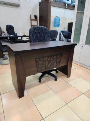 مكتب 120سم مع كرسي شبك شامل التوصيل والتركيب مع درجين معلقات زرفيل اول درج اللون حسب الطلب