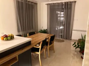 180 m2 3 Bedrooms Apartments for Rent in Ramallah and Al-Bireh Al Tira