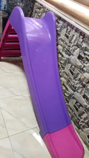 سحسيله أطفال للبيع باللون الزهري والبنفسجي نوعيتها جداً ممتازه بحاله ممتازه