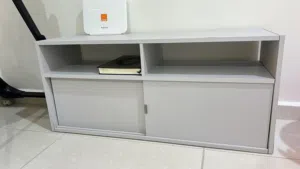 وحدة تلفزيون 45*90 مستعمل بحالة ممتازة سعر الشراء الاصلي 35 ماركة IKEA للبيع ب 15