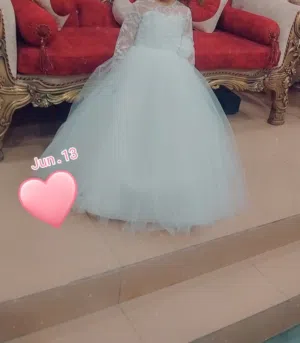 بدلات بيض بناتي