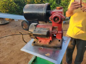 عدد 2 مضخات مياه بحالة ممتازة