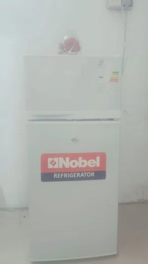 ثلاجه للبيع جديده
