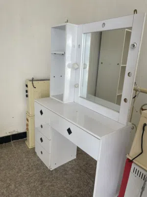 ميز مرايه للبيع