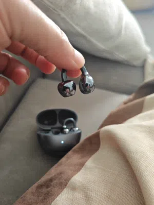 Used Honor open ear buds or clips TITANIUM