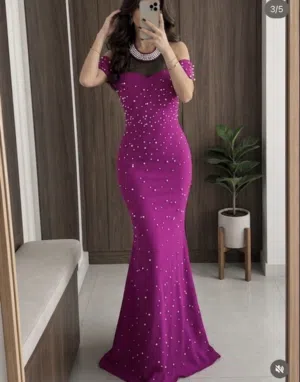 الفستان ع 25 يلبسون 42 و40 متوفر توصيل