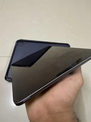 أيباد برو m1 مع جميع الملحقات 120 فريم قابل في حدود المعقول