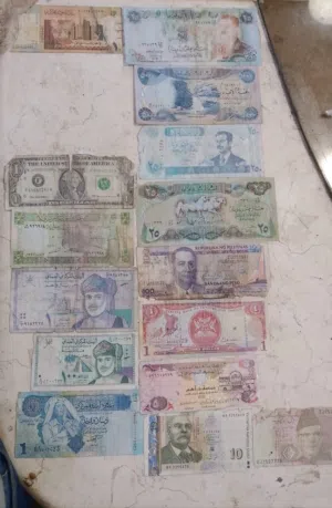 عملة قديمة وحديثة للبيع ورقية ومعدنية
