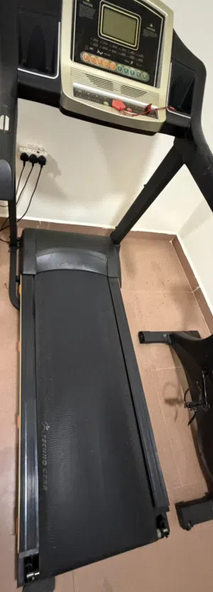 للبيع جهاز سير جري كبير الحجم