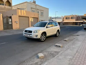 للبيع تويوتا رافور  موديل 2011