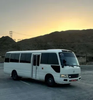 باص كوستر للايجار الشهري