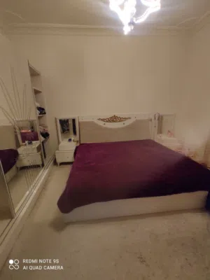 شقه للايجار في عين زاره طريق المشتل