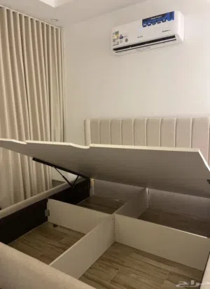 سرير فاخر للبيع