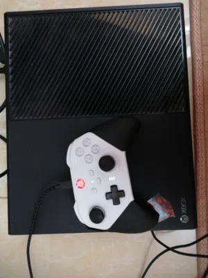 Xbox one  مساحة التخزين 365  مع جهاز احترافي Xbox Series Controller