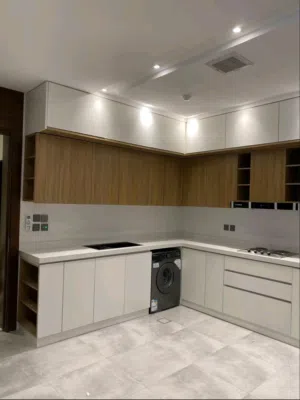 مطابخ ألمنيوم تفصيل حسب المقاسات صاج ألماني وفورميكا فايبر جلاس معالجة ضد البكتيريا