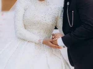 فستان زفاف بالطرحه