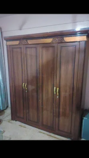 * غرفة سنجل مستوردة فخمة* *دولاب 4 دلف + 2 سرير عرض 120 + تسريحة* *المواصفات:* خشب
