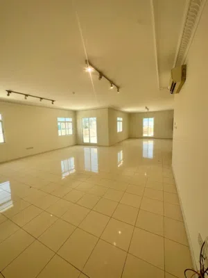 300 m2 4 Bedrooms Apartments for Rent in Muscat Madinat As Sultan Qaboos