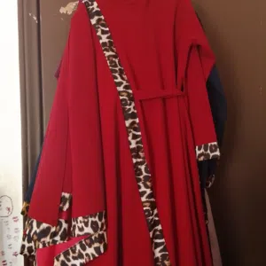 عبايات وشنطة للبيع