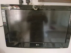 شاشه LG مستعمل 32 انش نظيف جدا