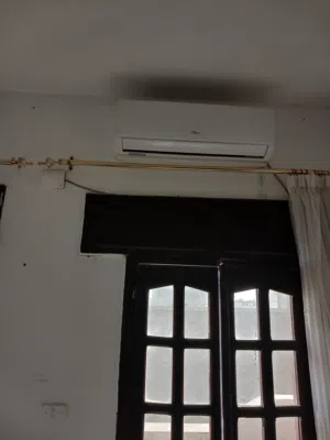 مكيف عاطل للبيع