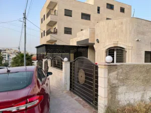 منزل مستقل للبيع في البنيات