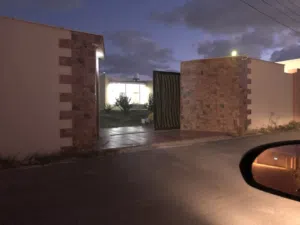 فيلا ومسبح مغلق 1000 متر في البيفي