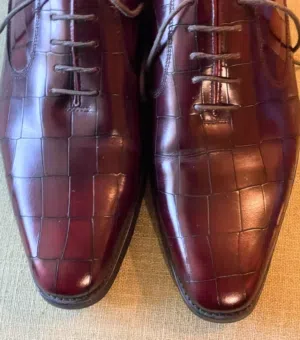 احذية جلد طبيعي وشنط كتف رجالي ماركات مشهورة.