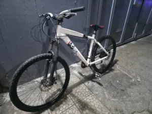 Mountain Bike 26” - Lightweight Frame + Disc Brakes - Used in Great Condition