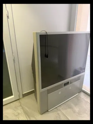 تلفاز lg نظامه متل الصوره 43بوصه استعمال طفيف وفي حاله ممتازه ويشتغل 2000 قابل للنقاش