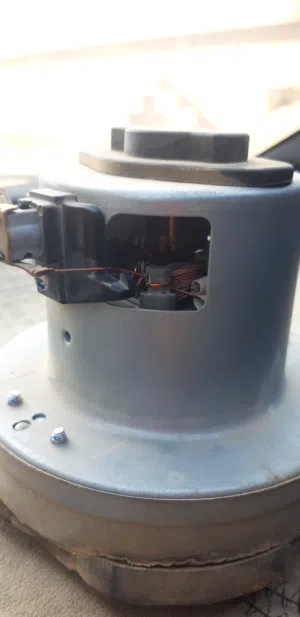 محرك مكنسة كهربائية شغال وبالضمان