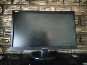 شاشة كمبيوتر لينفو