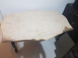 طاولة وسط وطربيزاتها
