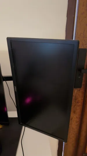 شاشه MSI نظيفه