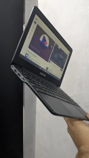 يُعَدّ Samsung Chromebook 500e جهازًا يعمل بنظام Chrome OS من شركة Samsung، مصمَّمًا للاستخدام اليوم