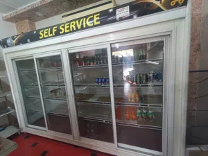 ثلاجة عرض للبيع