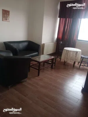 شقه مفروشه للايجار في الصويفيه قرب البركه مول قريبه من المولا ت ومخدومه من كل النواحي  مطاعم دراي كل
