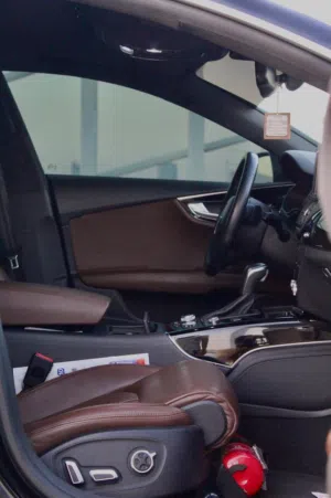للبيع Audi A7 Quattro F35 خليجي المالك الثاني بحالة الوكالة العداد: 151,000 كم صيانة كاملة مع تغيير