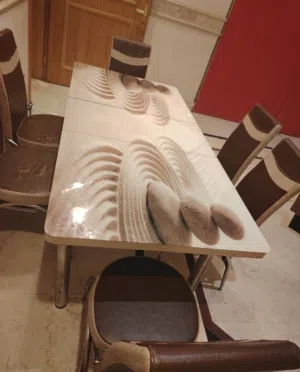 طاولة طعام