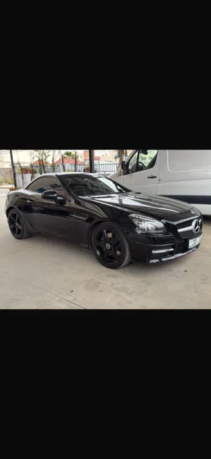 Mercedes Slk200 ممشى جدا قليل  مرسيدس slk بحاله الوكاله نسخه خاصه
