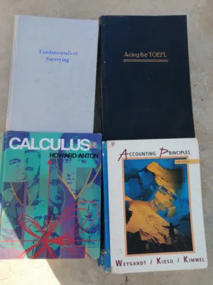"كتب ومراجع جامعية مستعملة (هندسة، رياضيات، محاسبة) وكتب مناهج دولية بسعر لقطة