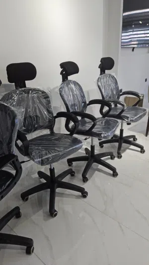 كرسي مع مسند للرأس بأقل سعر كرسي يتحمل أوزان هزاز للطلاب و الموظفين وفرنالكم راحتكم