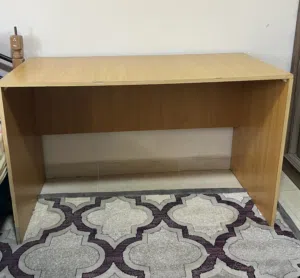للبيع أثاث منزلي بحالة جيدة وشبه مستعمل